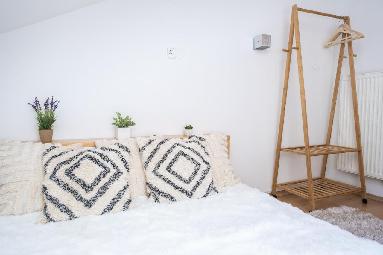Sziklai Apartman Veszprém Buitenkant foto