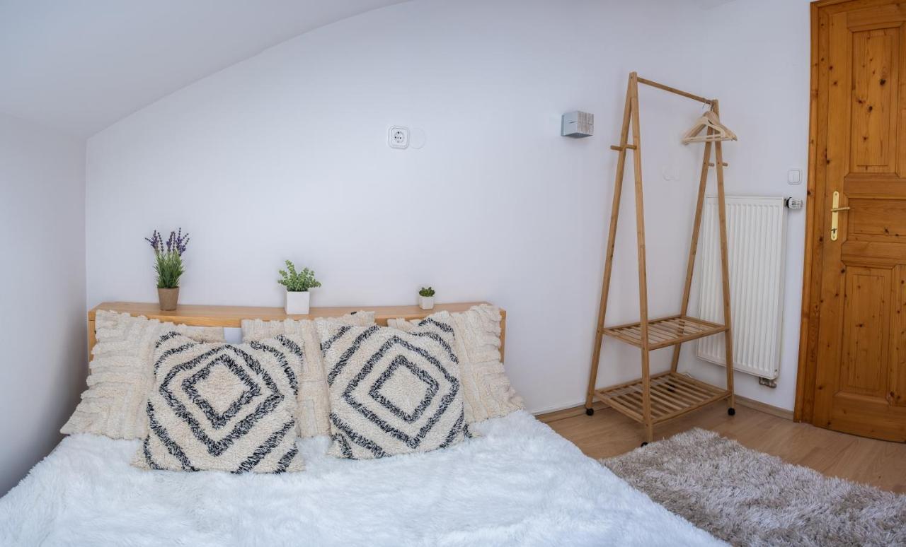 Sziklai Apartman Veszprém Buitenkant foto