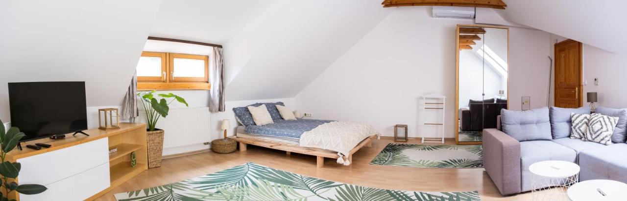 Sziklai Apartman Veszprém Buitenkant foto