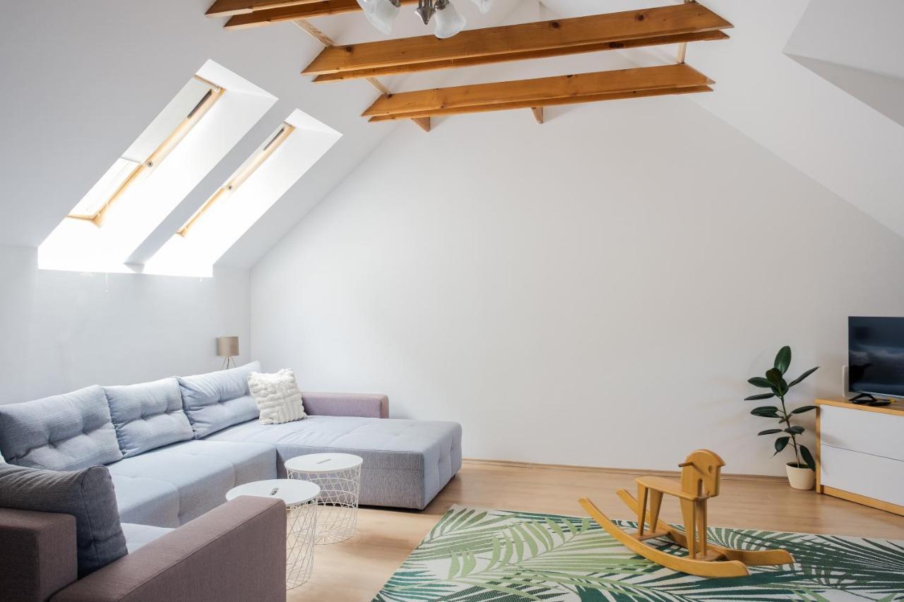 Sziklai Apartman Veszprém Buitenkant foto