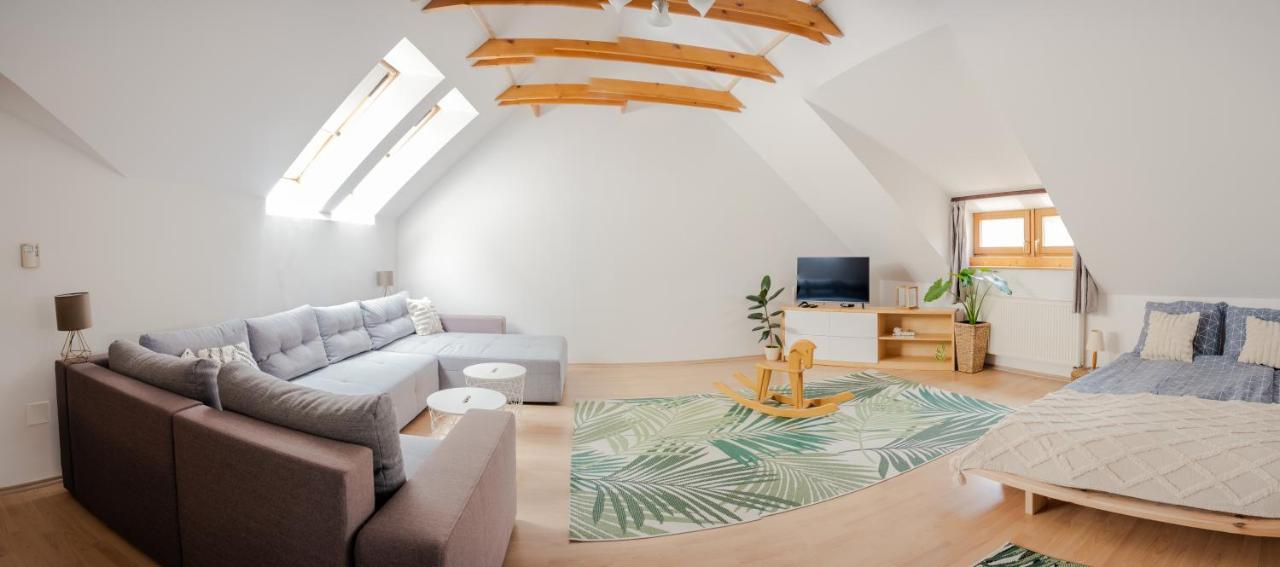 Sziklai Apartman Veszprém Buitenkant foto