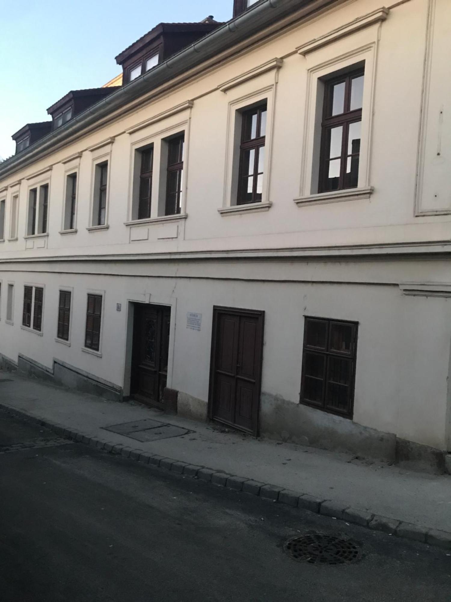 Sziklai Apartman Veszprém Buitenkant foto